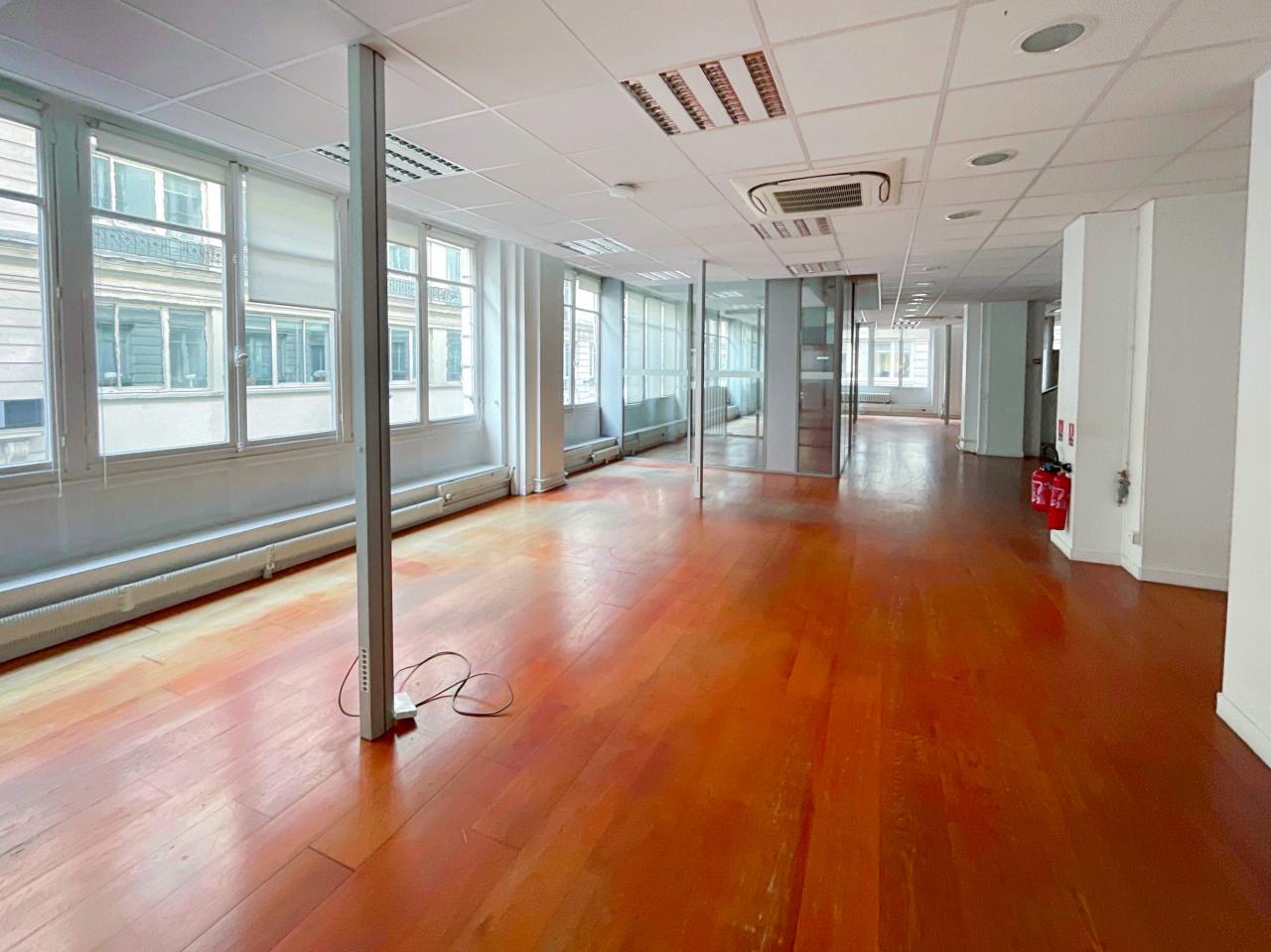 Bureau Paris 896m² Location bureau Paris OLBUR2531789 5